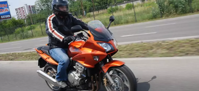 Honda CBF 1000A - niech inni się ścigają