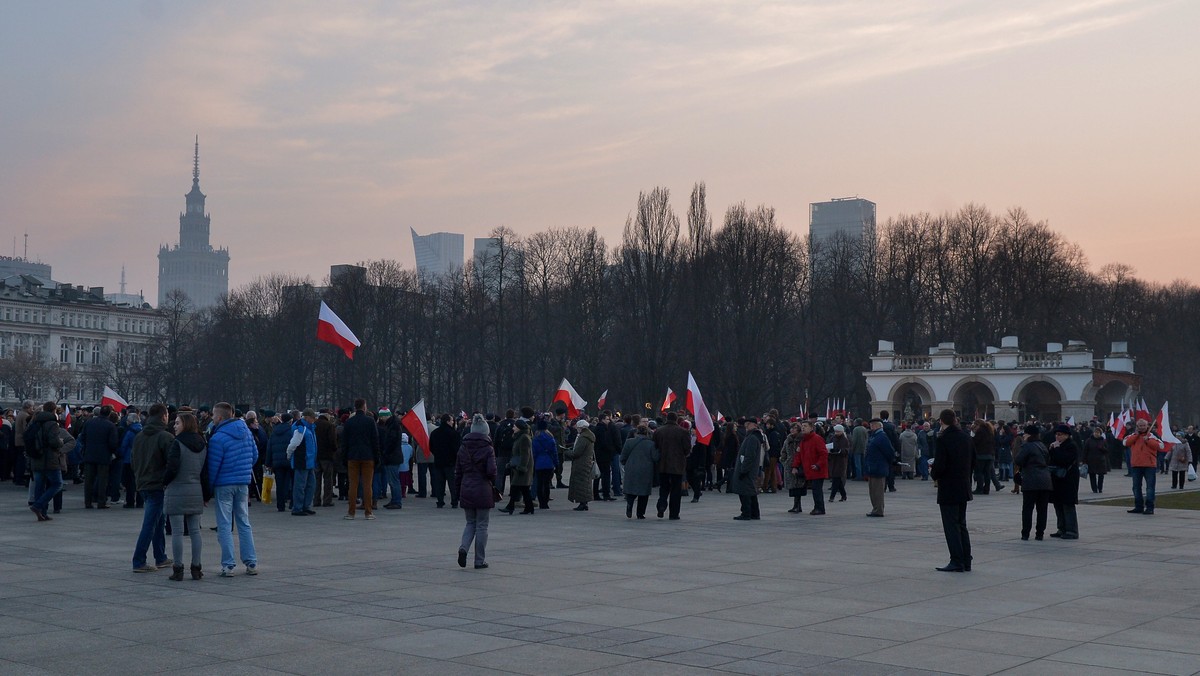 Uroczystym apelem poległych i złożeniem kwiatów przy Grobie Nieznanego Żołnierza - uczcili w stolicy pamięć żołnierzy podziemia niepodległościowego po 1944 r. członkowie Społecznego Komitetu Obchodów Narodowego Dnia Pamięci "Żołnierzy Wyklętych".