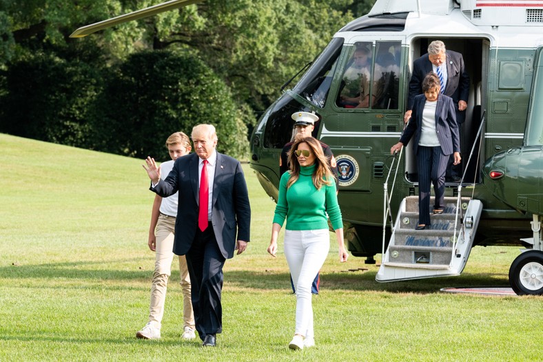 Rodzice Melanii Trump z parą prezydencką i Barronem Trumpem