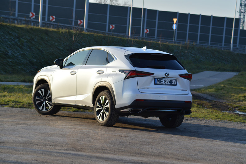 Lexus NX 300