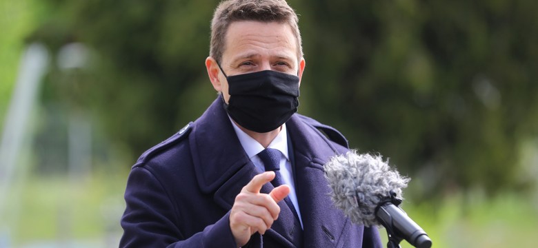 Trzaskowski wchodzi do II tury, przegrywa z Dudą. SONDAŻ prezydencki