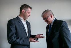 Włodzimierz Cimoszewicz: rozdawnictwo obarczone jest ryzykiem marnotrawstwa