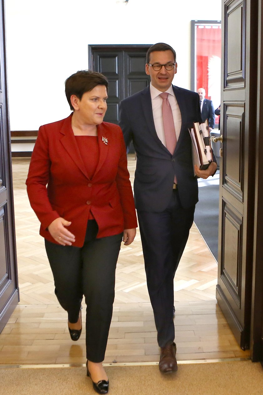 Szydło ma plan. Chodzi o broszkę