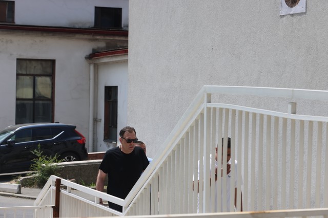 Mane Ćuruvija u poseti Mini Kostić