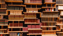 Szybki QUIZ ze szkolnych lektur. Pamiętasz, kto to napisał?