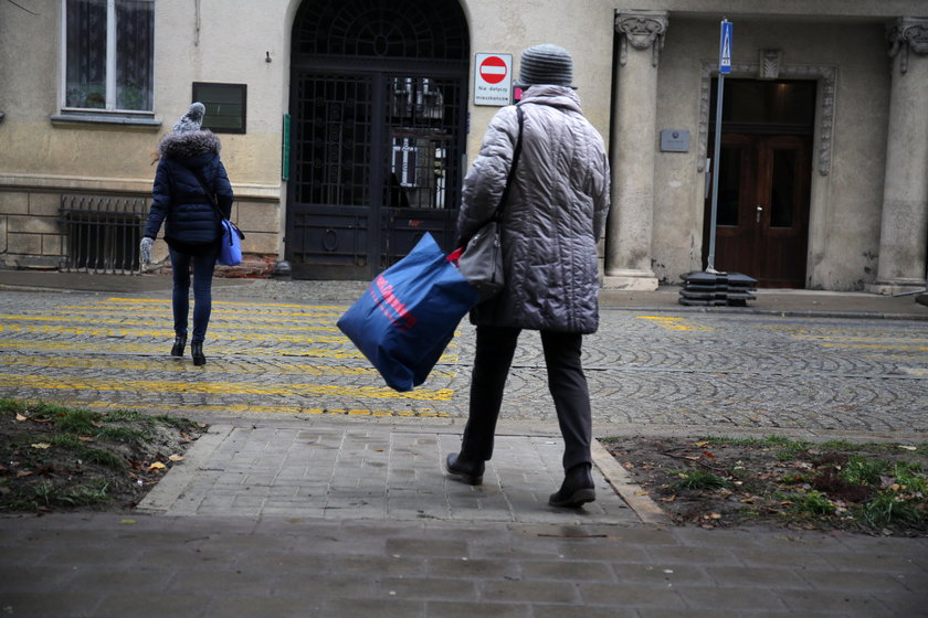 Przejście dla pieszych przy Tuwima w Łodzi