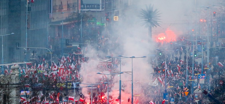 Wielka bójka na finał Marszu Niepodległości. ZDJĘCIA z manifestacji