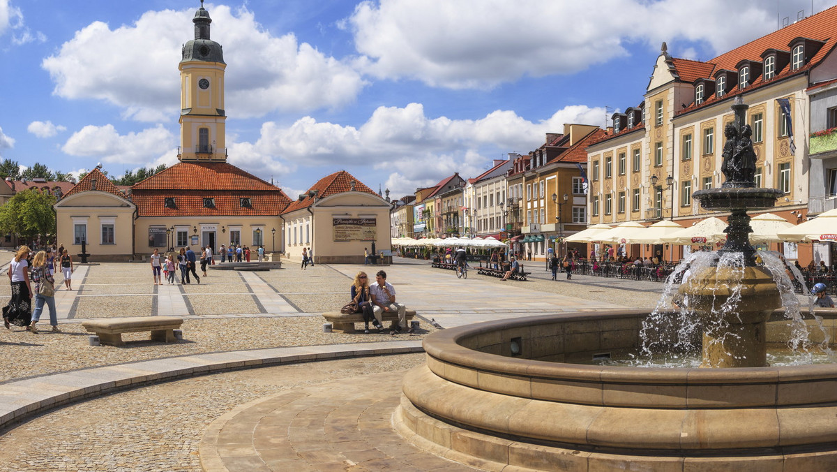 Przed Sądem Okręgowym w Białymstoku nie ruszył proces Rafała Gawła, dyrektora Teatru TrzyRzecze z powodu choroby współoskarżonej z nim żony. Zarzuty dotyczą m.in. oszustw, część z nich dotyczy działalności stowarzyszenia, prowadzącego ten teatr.