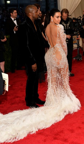 Kanye West i Kim Kardashian na Met Ball 2015