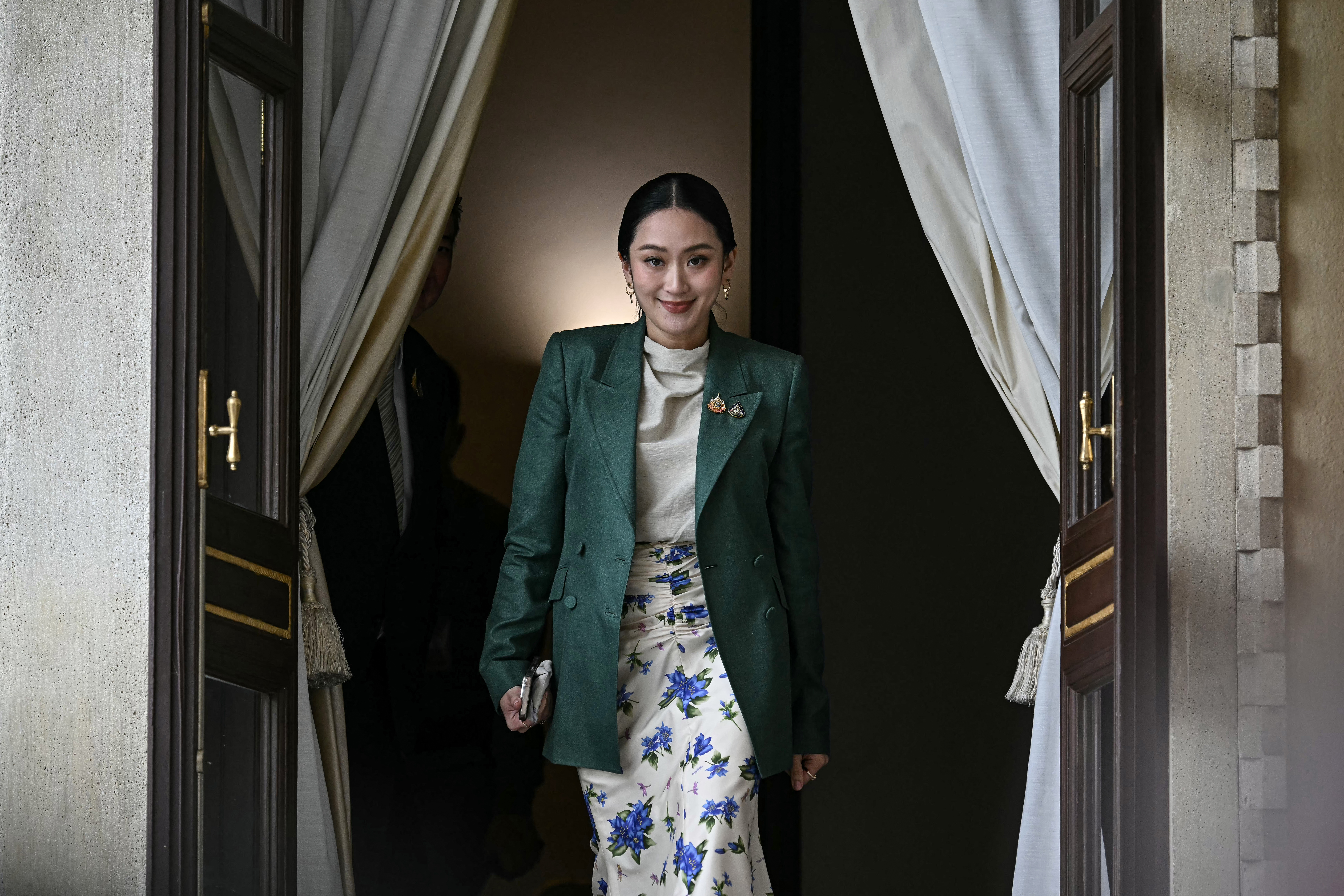 Tailandia: Primera ministra suspendida jura como ministra