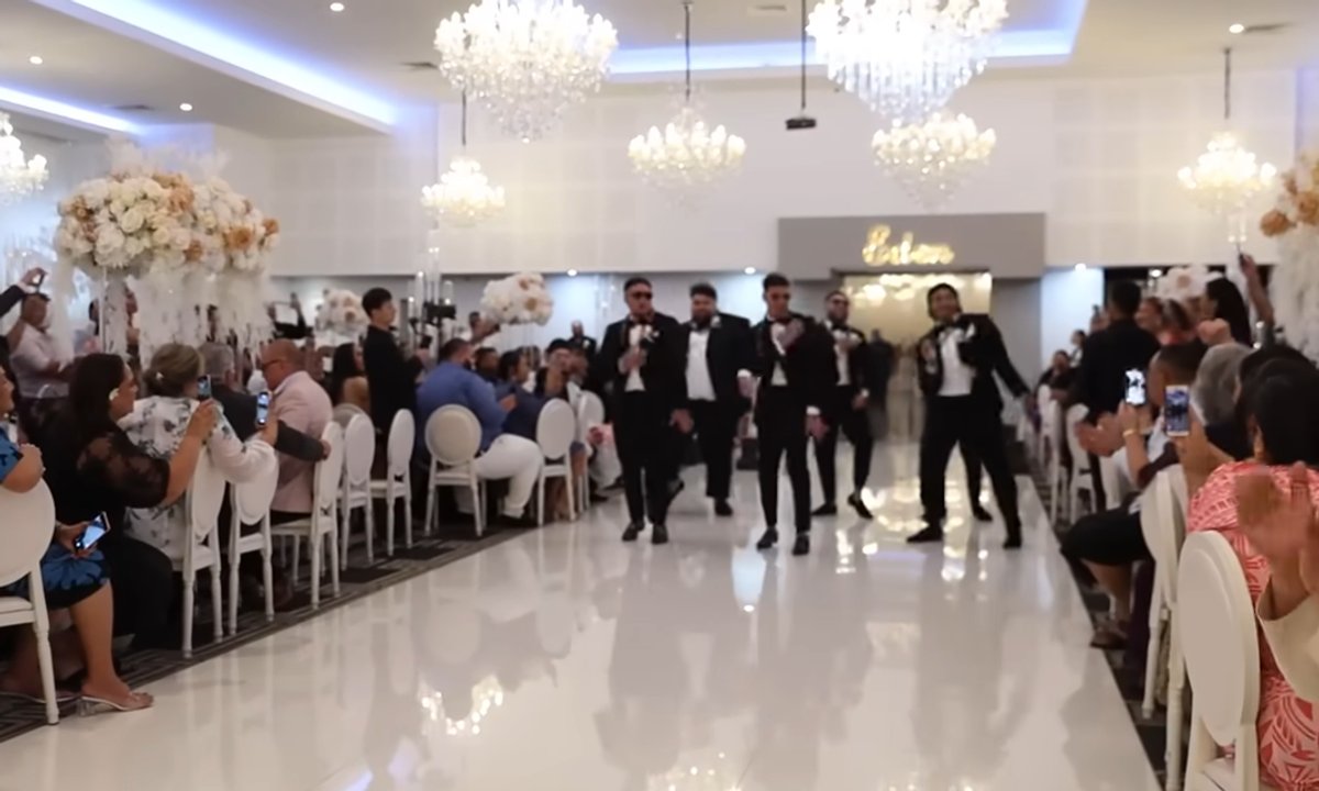 Taniec pana młodego hitem sieci. "Musiałem to obejrzeć kilka razy" [WIDEO]