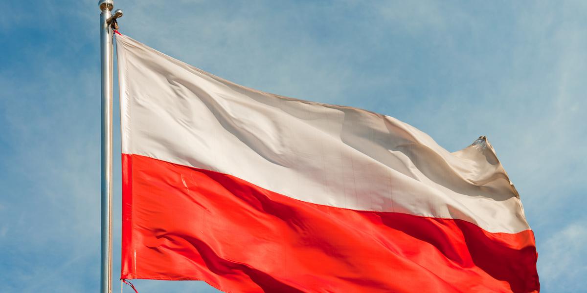 Flaga Rzeczypospolitej Polskiej Jest Prostokątem Podzielonym Na Dwa Równe Pasy Flaga Polski - Wiadomości