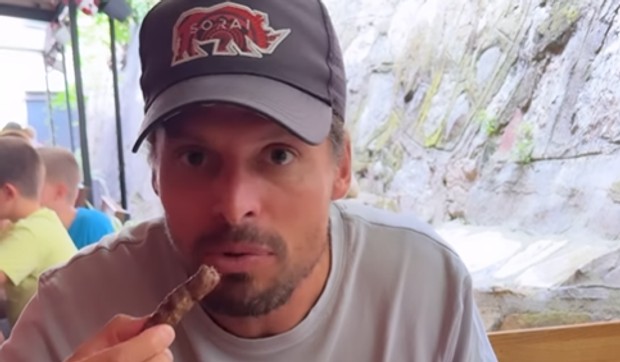 traveltomtom printscreen instagram