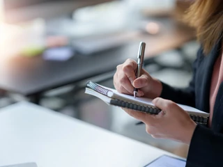 Niezależnie od wielkości obrotów oraz liczby zatrudnianych pracowników, każdy przedsiębiorca może zostać poddany kontroli organów państwowych. Ustawa z dnia 6 marca 2018 roku Prawo Przedsiębiorców jasno określa zasady przeprowadzania kontroli.