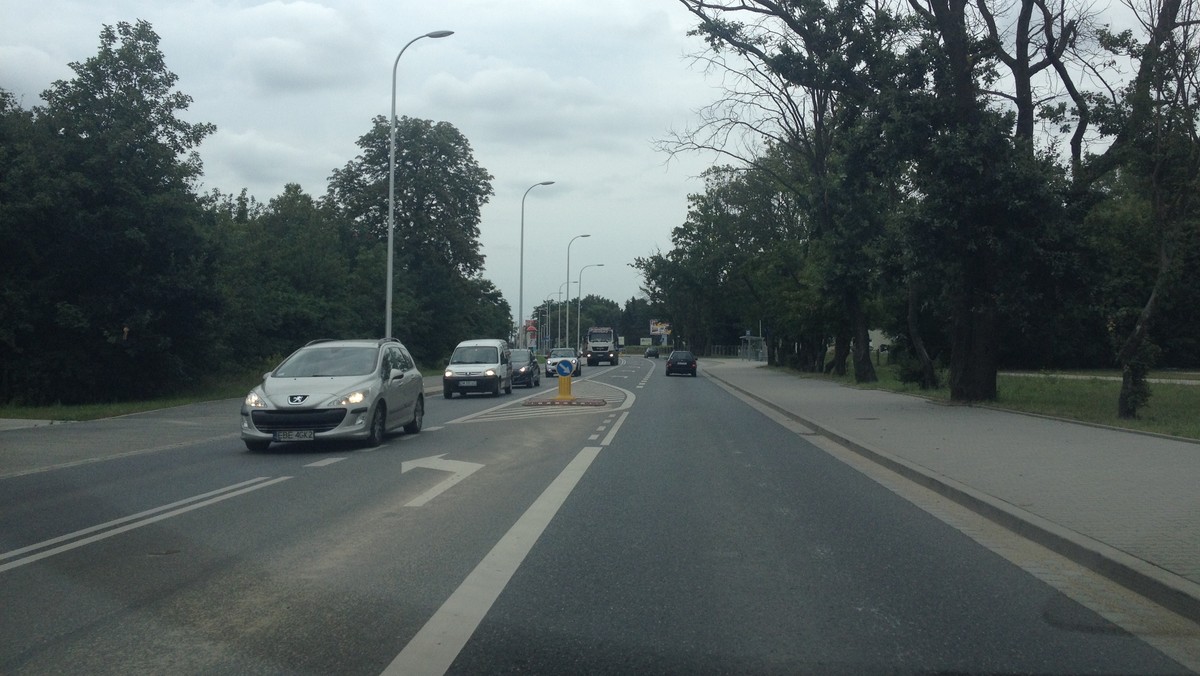 Zarząd Dróg i Utrzymania Miasta szuka firmy, która zbuduje pętlę autobusową przy ulicy Zwycięskiej we Wrocławiu. Jeśli nie będzie problemu ze znalezieniem wykonawcy – nowa pętla będzie gotowa we wrześniu.