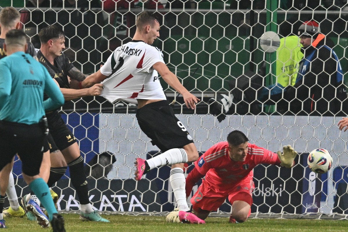 Legia przerwała czarną serię. Zwycięstwo dały gole debiutanta i rezerwowego