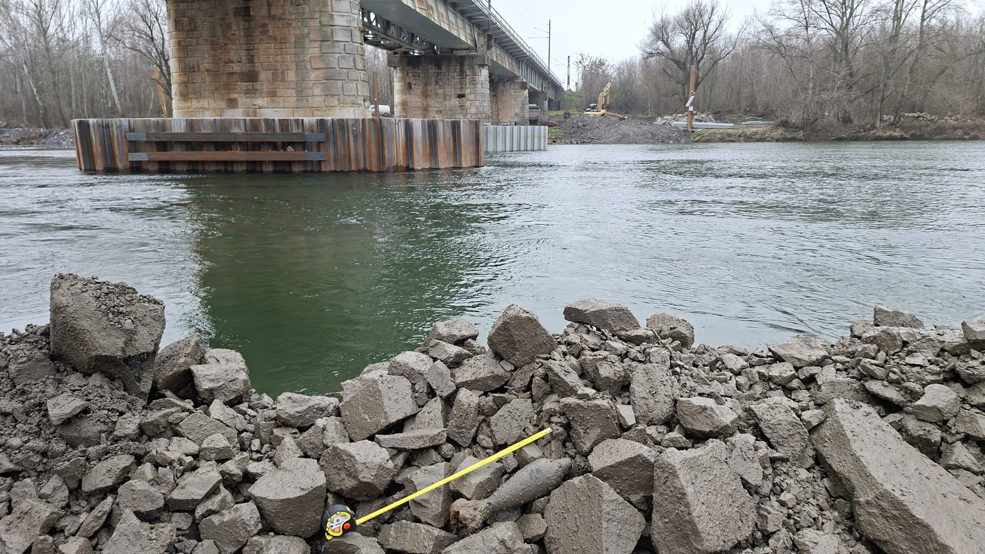 Pyrotechnici museli zasahovať pri náleze výbušného systému. 