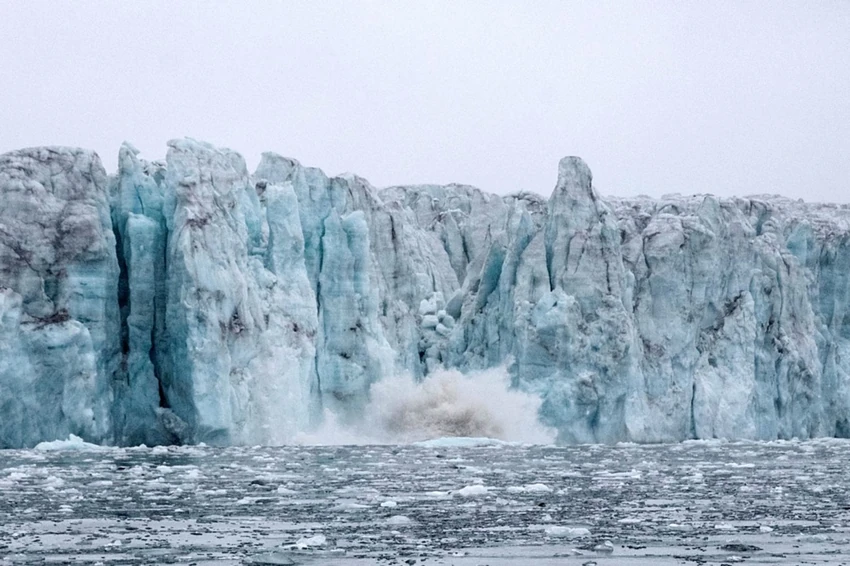 Urušavanje glečera u arhipelagu Svalbard 30. avgusta 2024.