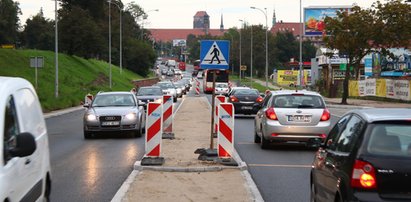 Uszkodziłeś auto przez remont drogi? Tak odzyskasz pieniądze za naprawy!