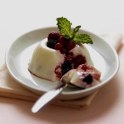 Gyümölcsös panna cotta