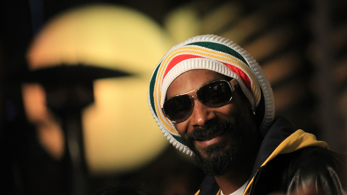 Snoop Lion kręci teledysk do utworu "The Good Good". W utworze gościnnie śpiewa polska wokalistka Iza Lach.