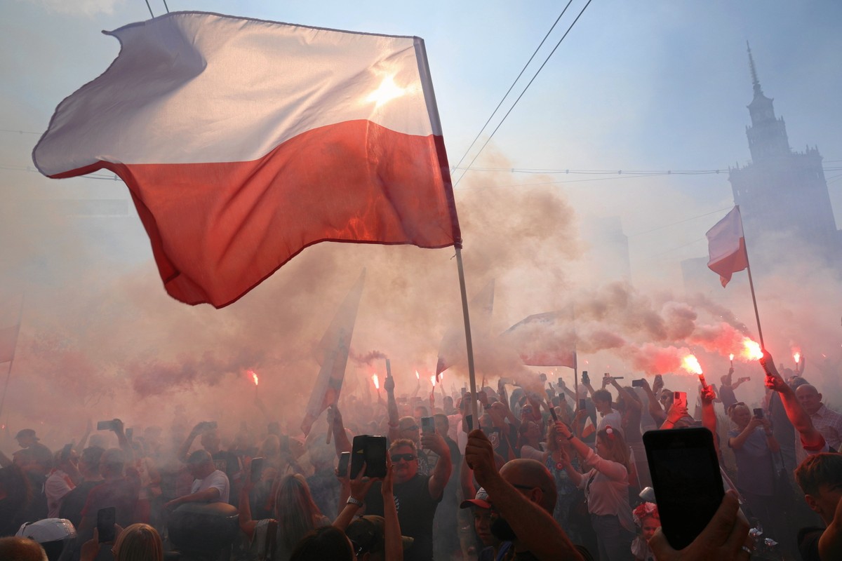 01.08.2024 Warszawa , obchody 80. rocznicy wybuchu Powstania Warszawskiego . Godzina W . Rondo Dmowskiego i przejscie na Plac Powstania Warszawskiego . Fot. Robert Kowalewski / Agencja Wyborcza.pl