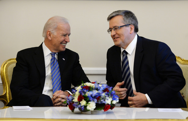 Wiceprezydent USA Joe Biden i prezydent RP Bronisław Komorowski podczas spotkania w Warszawie. Fot. PAP/Jacek Turczyk