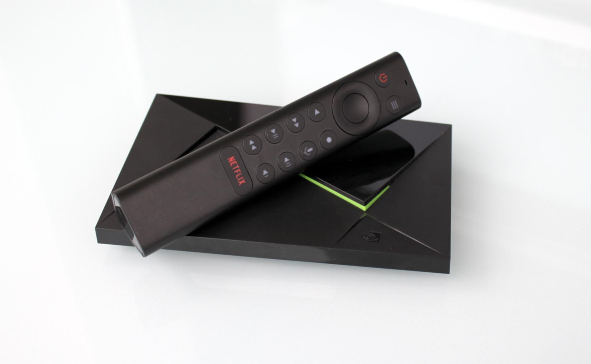 Nvidia Shield TV Pro plnohodnotne hernú konzolu nenahradí. Ako multimediálne zariadenie k televízoru je ale skvelá.