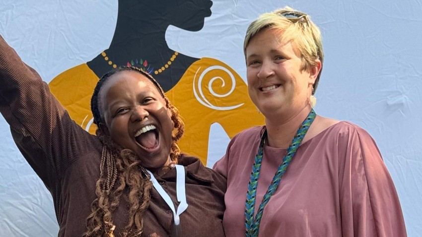 Leonora (desno) i njene koleginice u Gritu kažu da njihov rad ženama daje osećaj kontrole nad zlostavljanjem | Foto: Grit