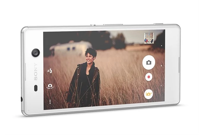 Sony Xperia M5 ma 5-calowy ekran full HD