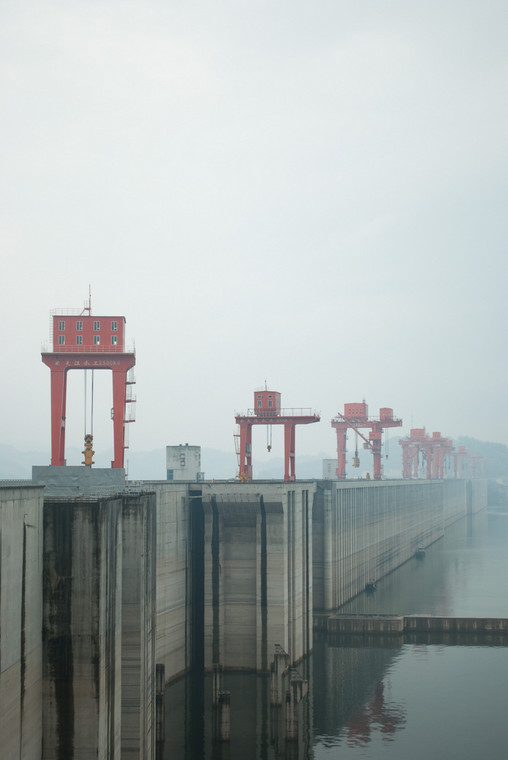 Tama Trzech Przełomów. Budowę olbrzymiej zapory na rzece Jangcy zakończono 20 maja 2006 r. źródło: flickr, autor: alshain49, kod licencji: CC Attribution-Share Alike 2.0 Generic