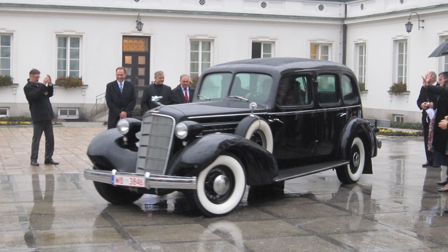 Cadillac Fleetwood Seven Passenger Limousine model 355D