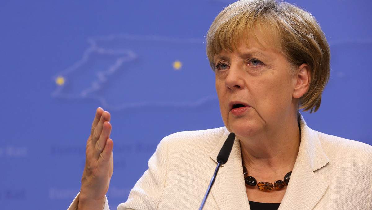 Kanclerz Niemiec Angela Merkel zagroziła, że Unia Europejska nałoży nowe sankcje na Rosję, jeśli w ciągu tygodnia nie dojdzie do deeskalacji działań na Ukrainie lub sytuacja się pogorszy. Jej słowa potwierdził przewodniczący Rady Europejskiej Herman Van Rompuy.