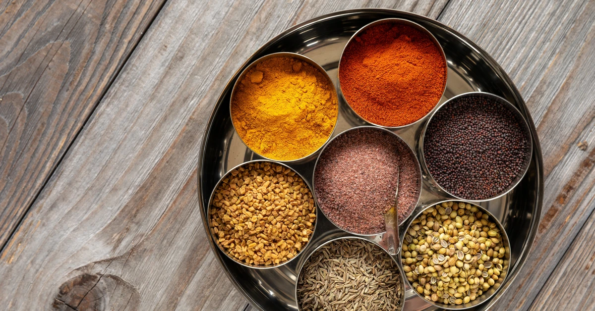 Masz tę przyprawę w swojej kuchni? Lepiej sprawdź! Pomaga w odchudzaniu i łagodzi bóle menstruacyjne