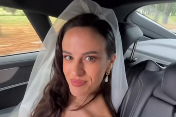 HALJINA IZ SECOND HAND-A, TORBICU SAŠILA BAKA Ćerka Jovana Memedovića objavila fotografije sa svadbe, pogledajte kako je Maša izgledala na TAJNOM venčanju