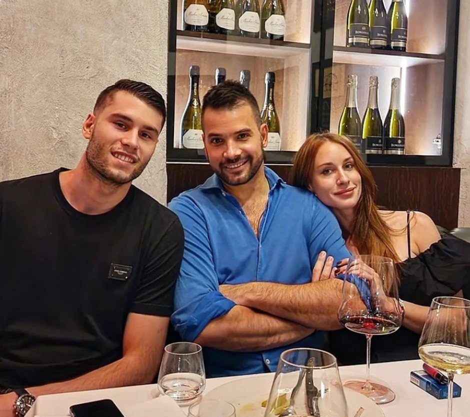 Filip Živojinović sa bratom i sestrom