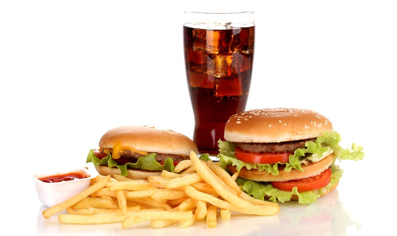 Fast foods encourage rapid and successive acne breakouts [en.axar]