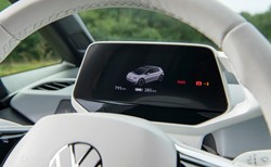 Samochody elektryczne z nowym rodzajem baterii bez niklu i kobaltu. Chińczycy mają tańsze rozwiązanie