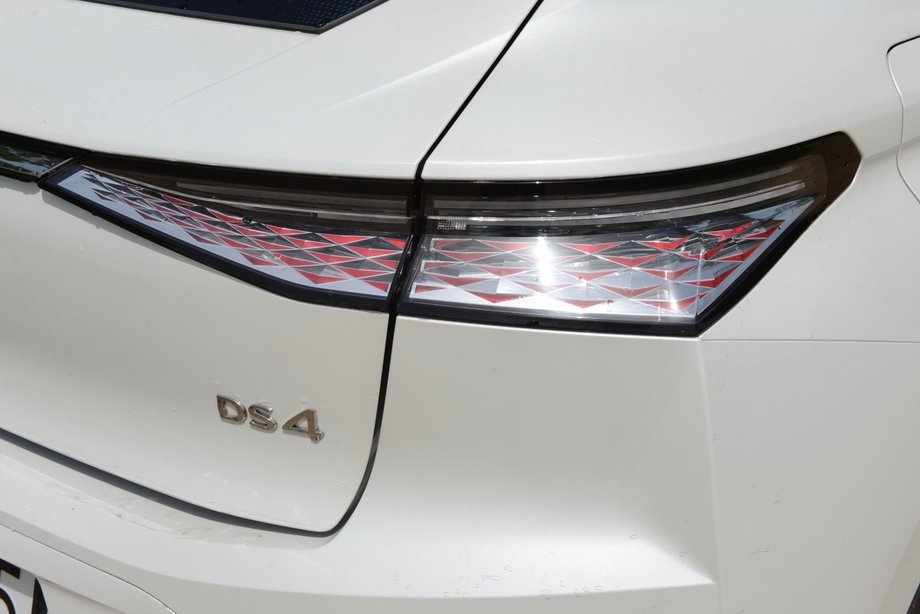 DS4 E-Tense to auto, które można stale odkrywać, odnajdując kolejne interesujące detale.