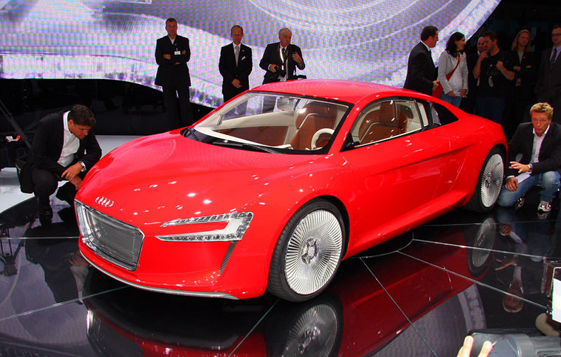 Audi e-tron: w sprzedaży od 2012