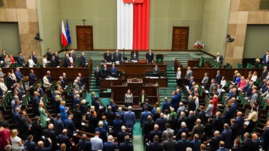 Sejmowe wakacje muszą poczekać. Posłowie zajmą się kwestią uchodźców