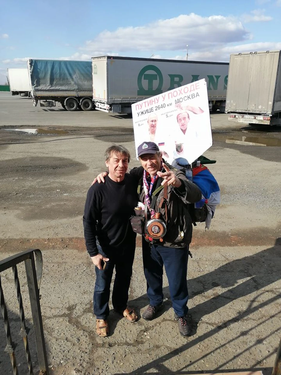 Milovanove želje su da 9. maja na Crvenom trgu trči natovaren sa sto kilograma tereta i da lično upozna Vladimira Putina kome je iz Užica na dar poneo čuturu sa rakijom