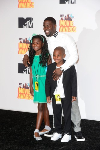 Gwiazdy na gali MTV Movie Awards 2015: Kevin Hart z dziećmi