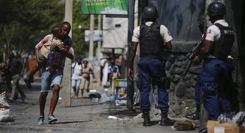 haiti-police-operation-gangs-enfant-pere-port-au-prince
