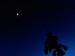 O tej godzinie zaświeci pierwsza gwiazdka. O której można zasiąść do Wigilii?