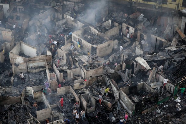 Fire displaces families in Manila