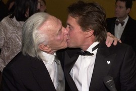 Kultni holivudski glumac bio SRBIN, unuk POPA DANILOVIĆA? TITO ga je kovao u zvezde, on pio ŠLJIVOVICU i obožavao SRPSKU MUZIKU: A kad je rekao šta misli o SRBIMA, sve je stalo - znate li ko je IŠUR DANIJELOVIČ?