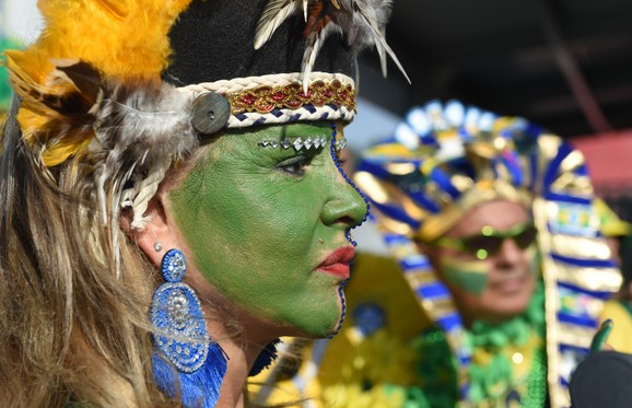 Navijačica Brazila pred meč sa Srbijom