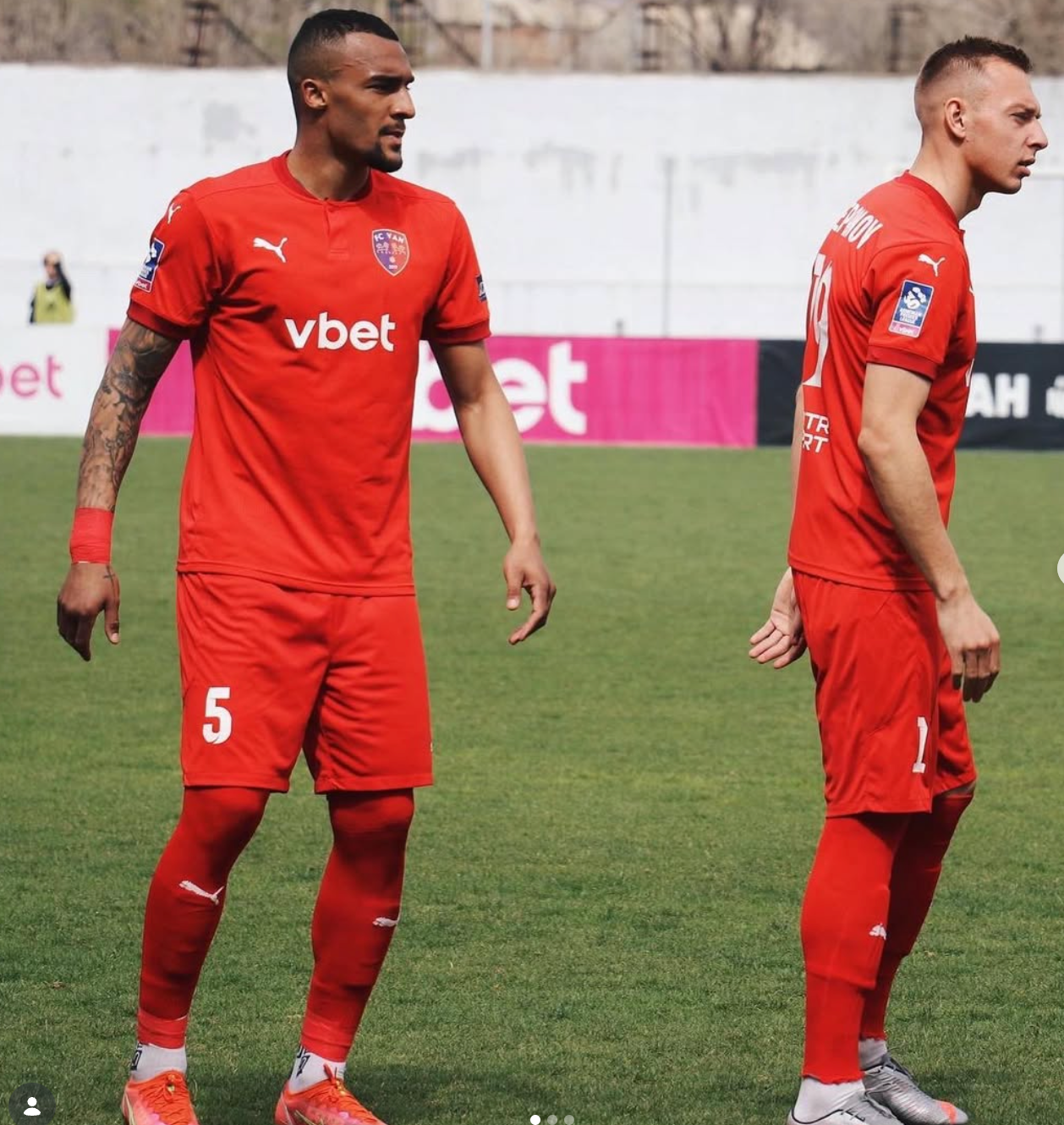 Lionel Adams prišiel o život. 