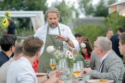 Wojciech Modest Amaro miał uzdrowić chorego chłopca. Teraz się tłumaczy